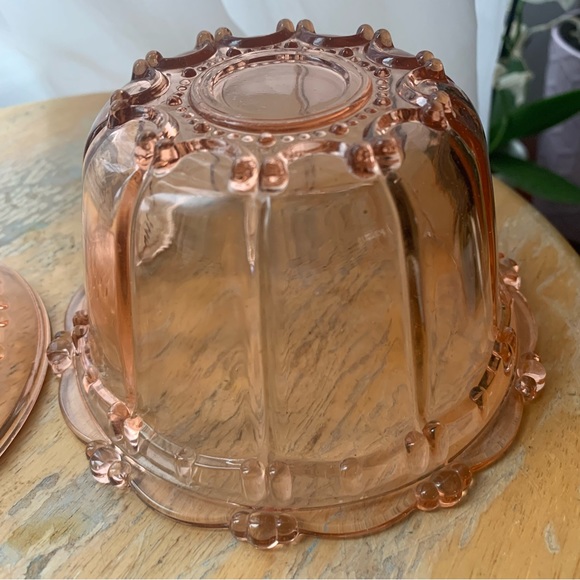 Vintage KIG Indonesia pink glass candy dish with lid - Picture 2 of 4